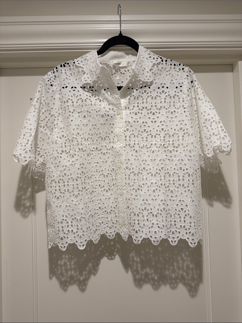 Frame Deco White Eyelet Button-Front Short Sleeve Top